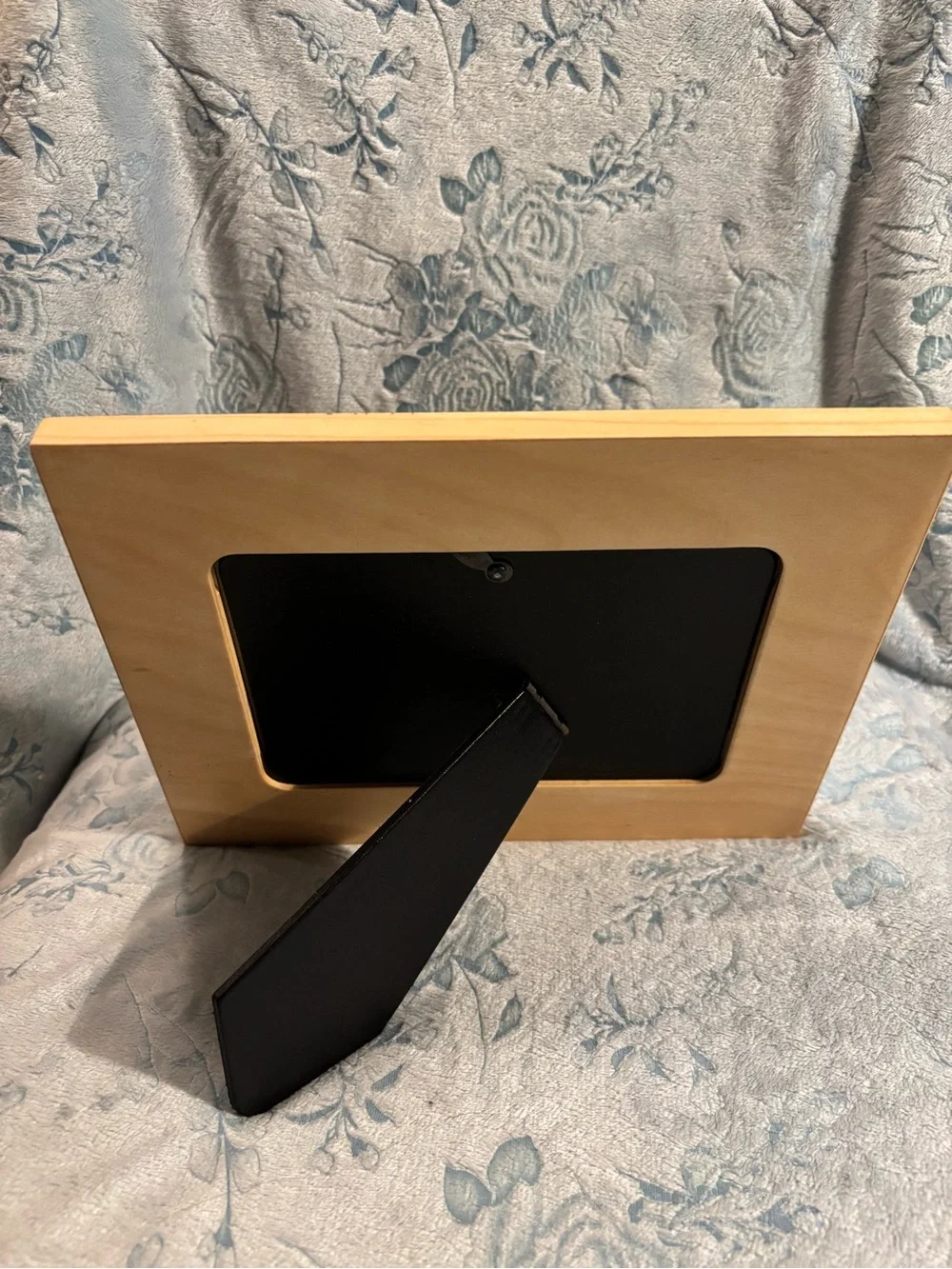 Wooden Illustrated Photo Frame in Natural Wood